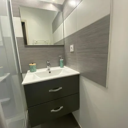 Апартаменты Proche Du Centre Кан